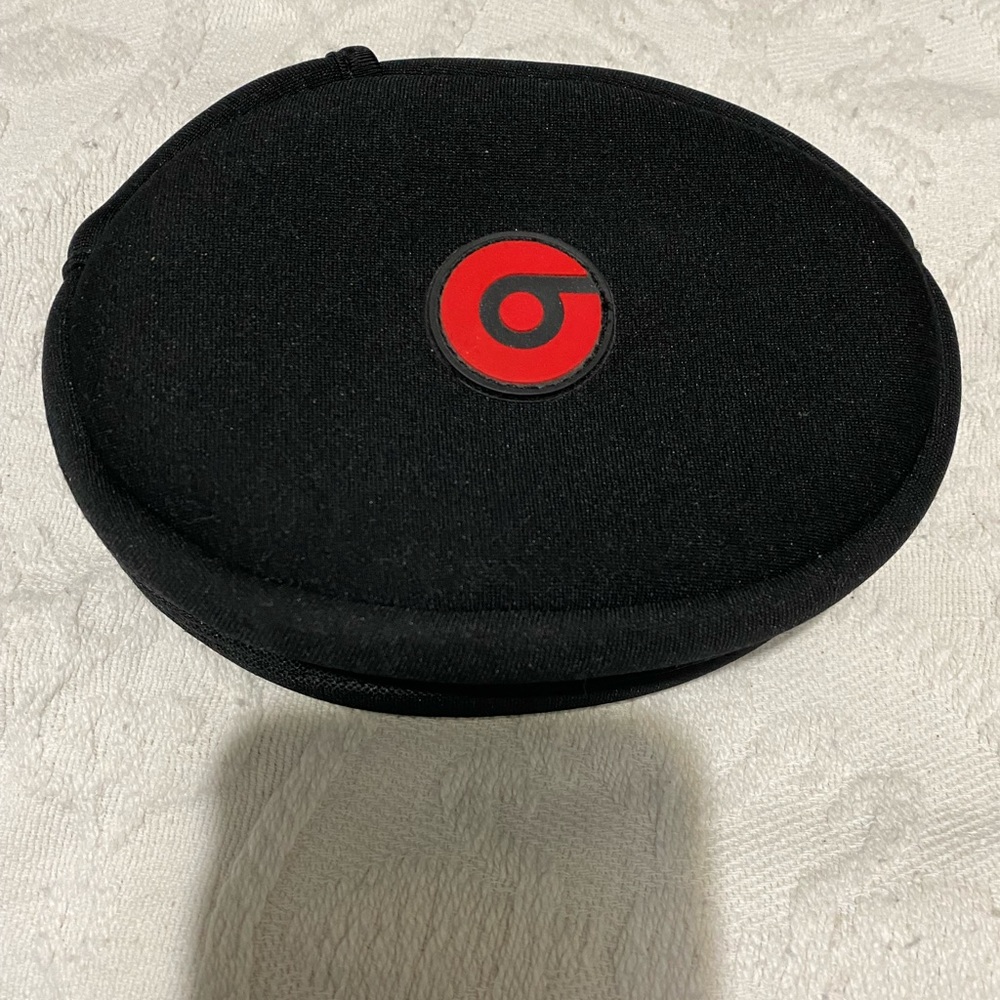 Beats by Dre Foam Headphones Case